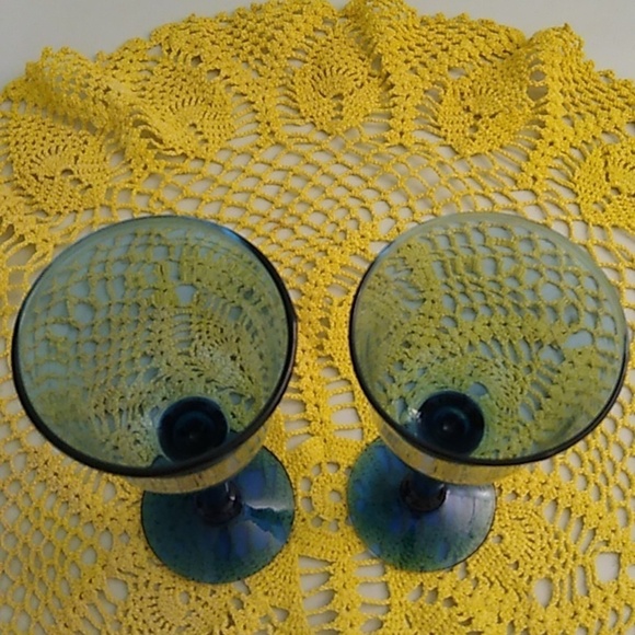 Set of 2 COBALT BLUE HAND BLOWN GLASS WINE, WATER, GLASSES, 9" TALL 3 1/… - Picture 2 of 9